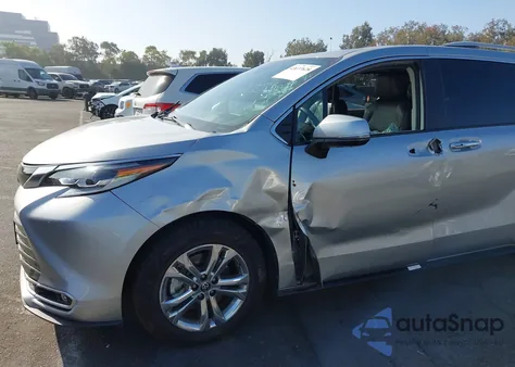 2022 Toyota Sienna Platinum z USA, uszkodzony, nr VIN 5TDESKFC5NS061555